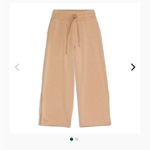 Lululemon Pants- Soft Ambition High Rise Crop